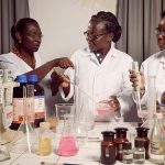 recherche scientifique en Afrique/femmes et des filles de sciences
